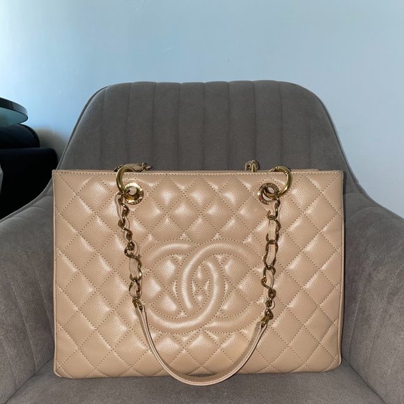 Chanel GST (Grand Shopping Tote) - Picture 8 of 10